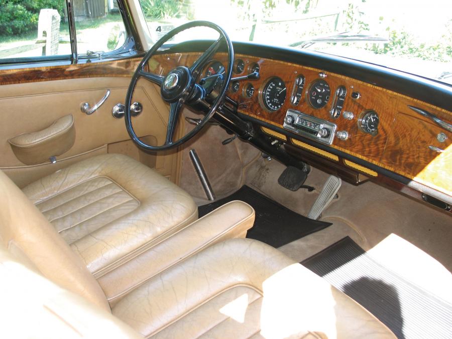 Интерьер Bentley S2 Continental 1962 года  (фото 6 из 12)